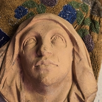 trae-relief-nonne-hoved-gammel-italiensk-vaegrelief-
